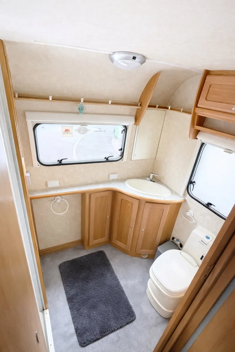 NI REG 2002 LUNAR ROADSTAR 2.8 TDI - Image 4