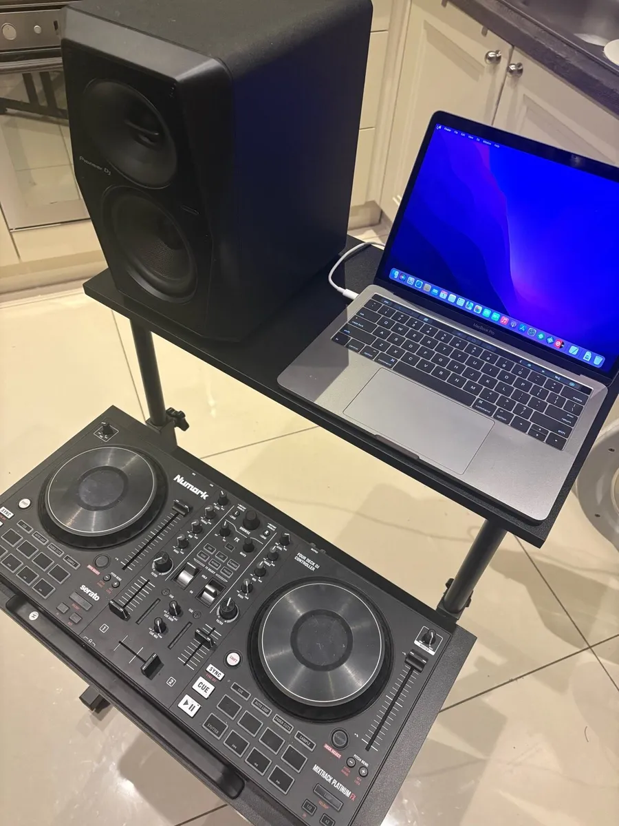 Dj Equipment - Image 1