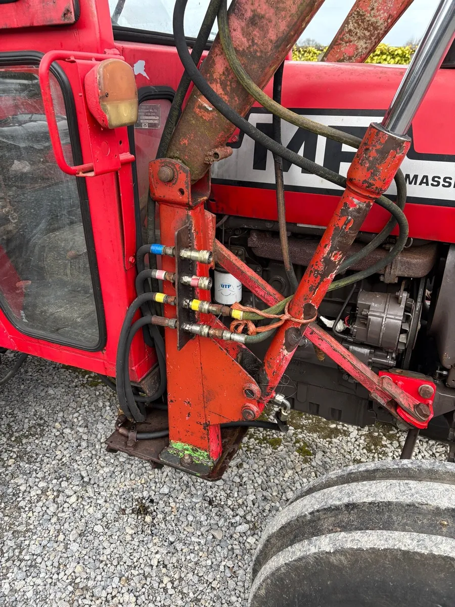 Massey front loader - Image 4