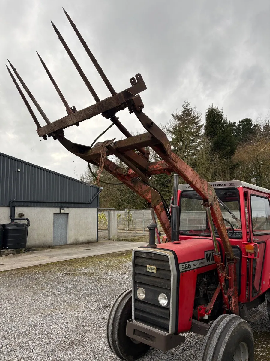 Massey front loader - Image 2