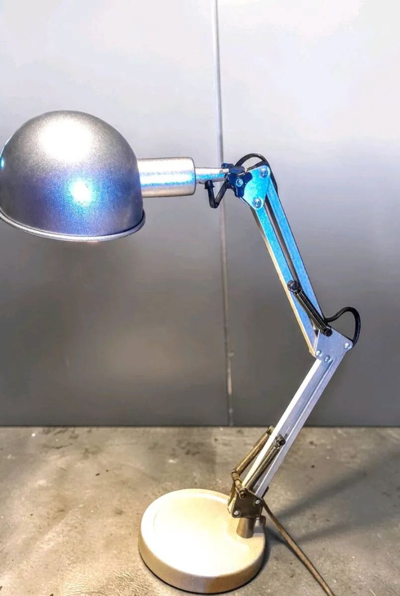 Adjustable metal lamp - Image 1