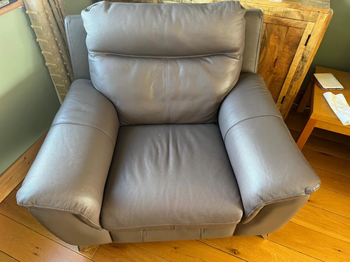 Sitting room suite - Image 1