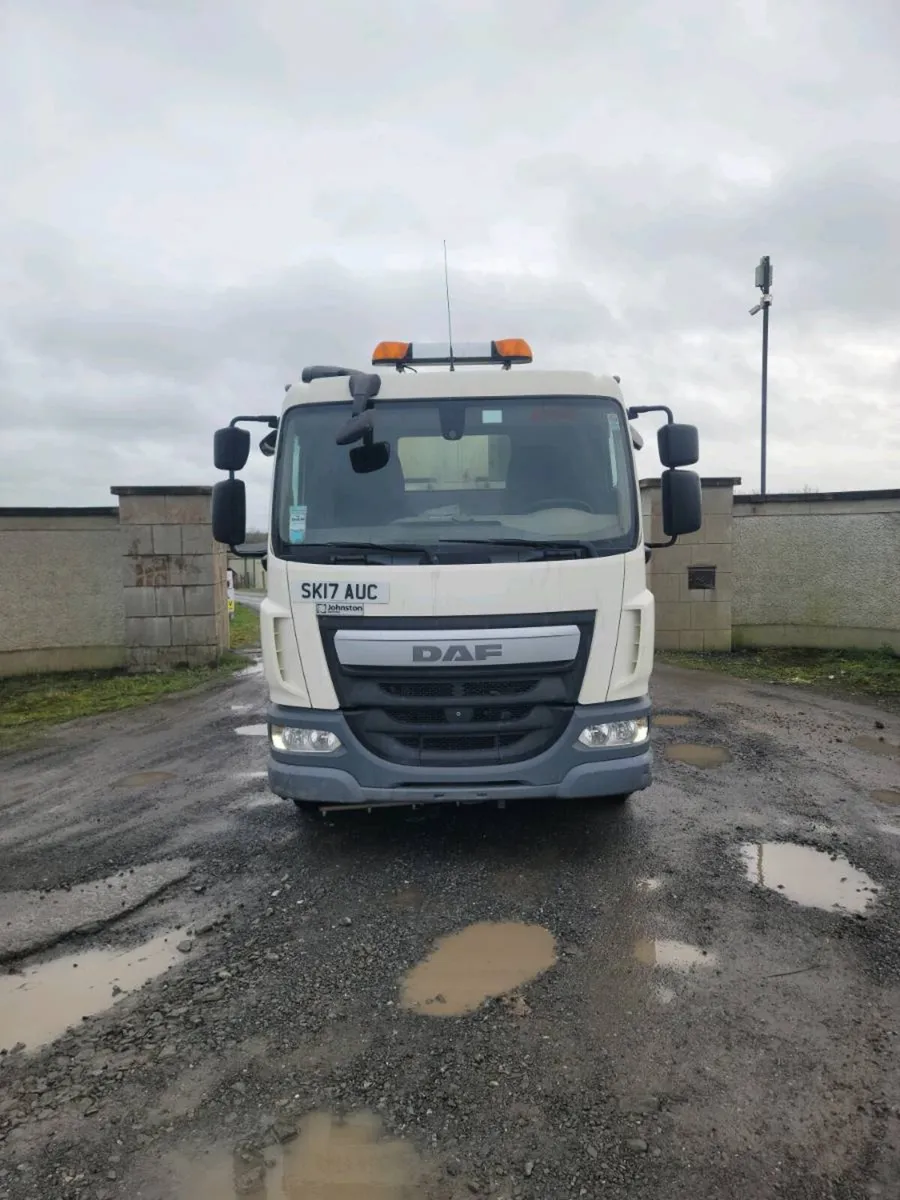 2017 DAF Johnston Road Sweeper - Image 3