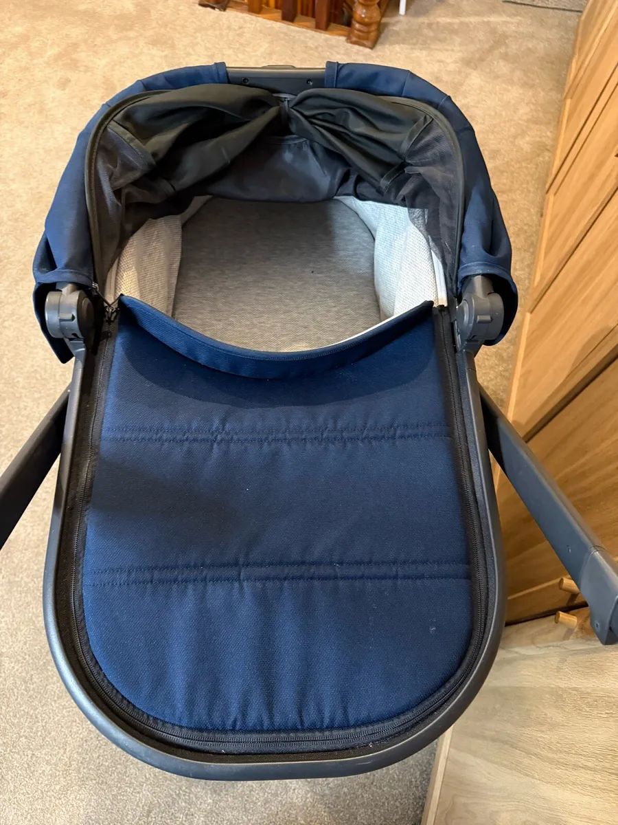 Uppababy Vista V2 Noa Navy Leather Trim - Image 3
