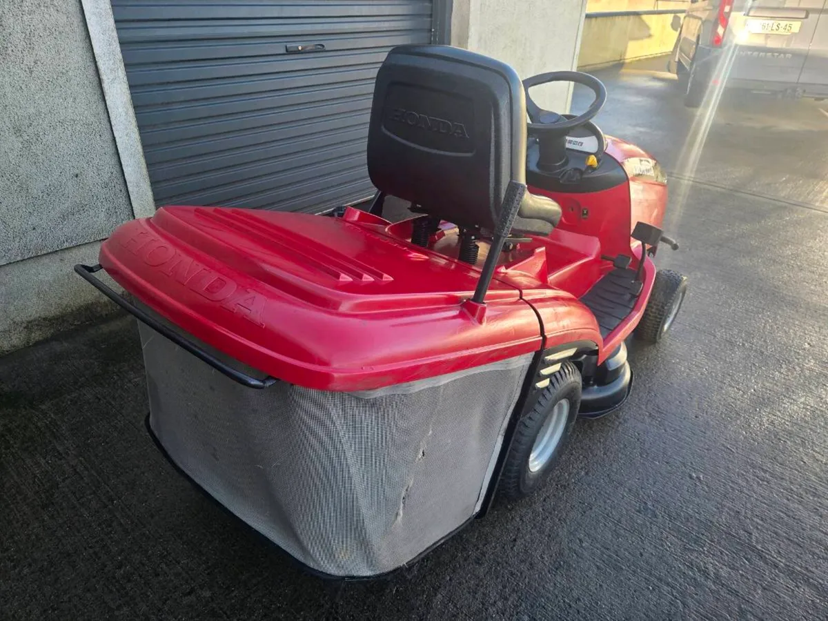 Lawnmower for sale - Image 3