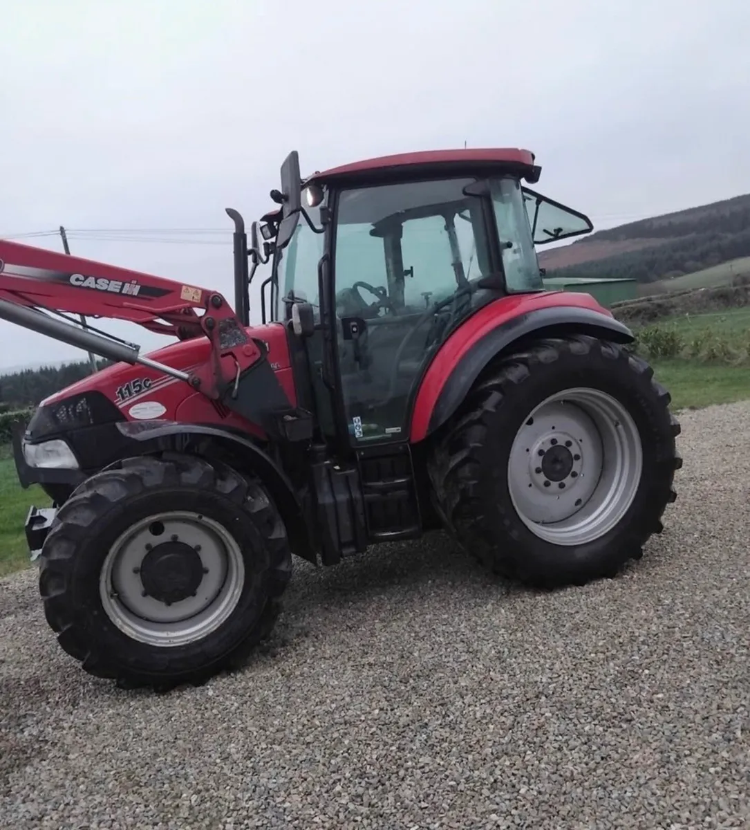 2018 Case Farmall 115C and loader - Image 2