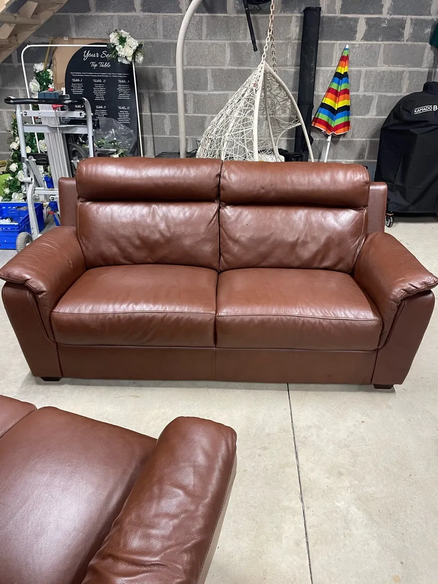 Leather 3 + 2 couch - Image 1