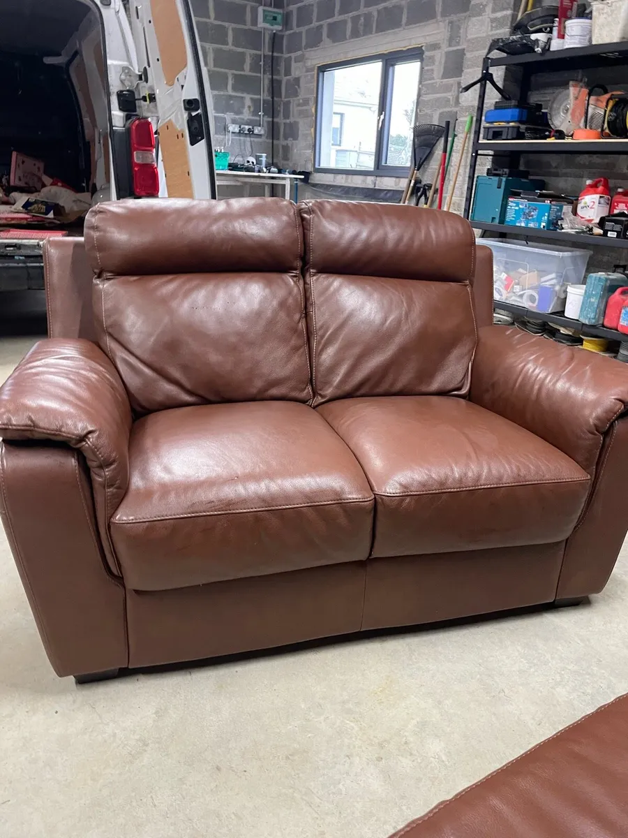 Leather 3 + 2 couch - Image 2