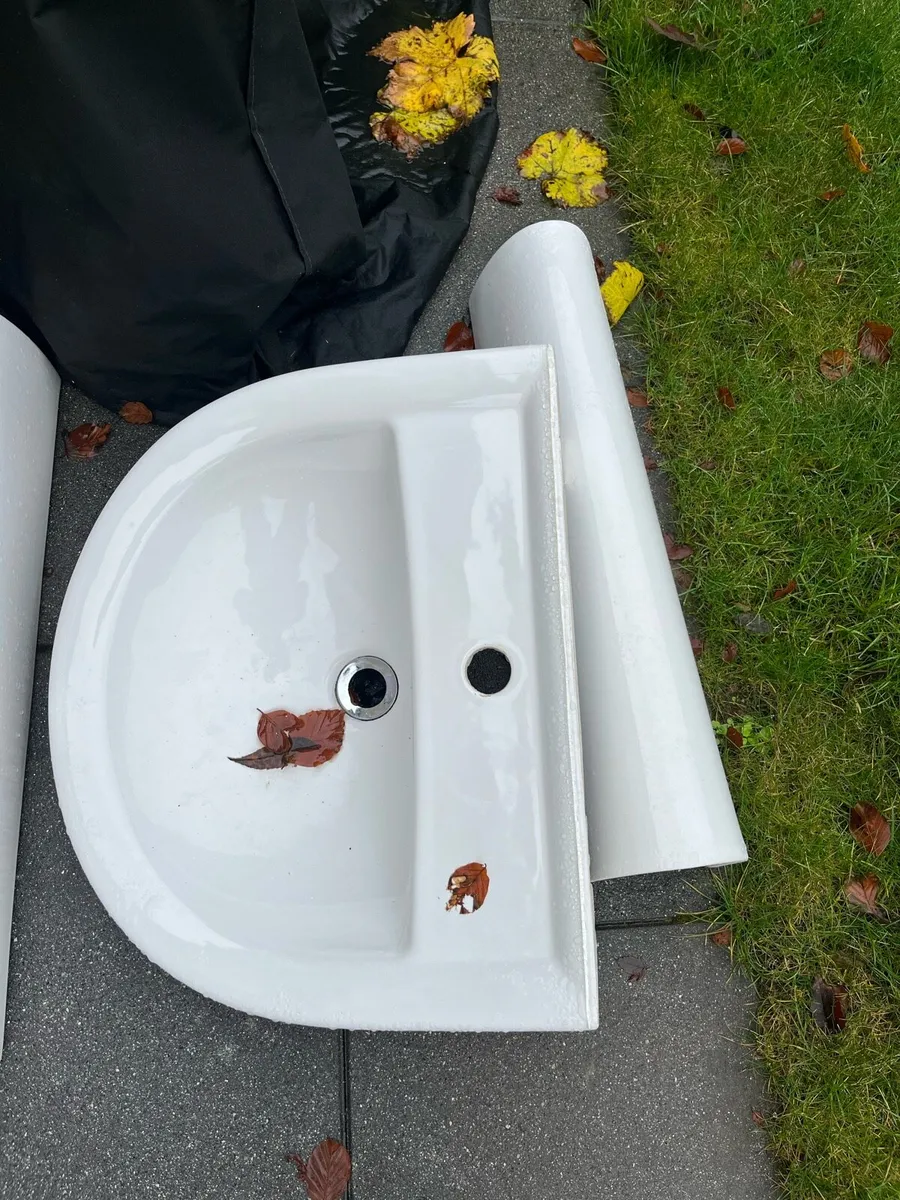 Bathroom Sink - Image 2