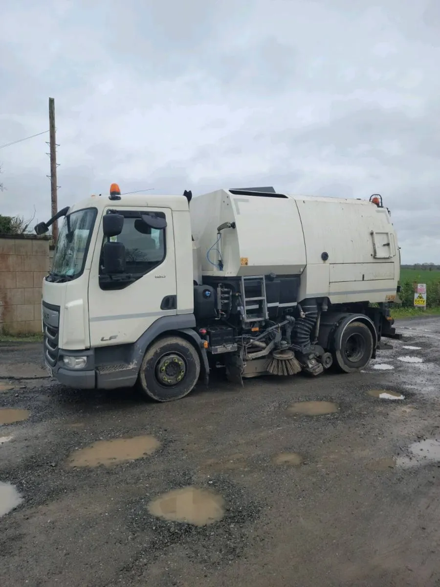 2020 DAF Scarab Road Sweeper – Hydrostatic Drive - Image 1