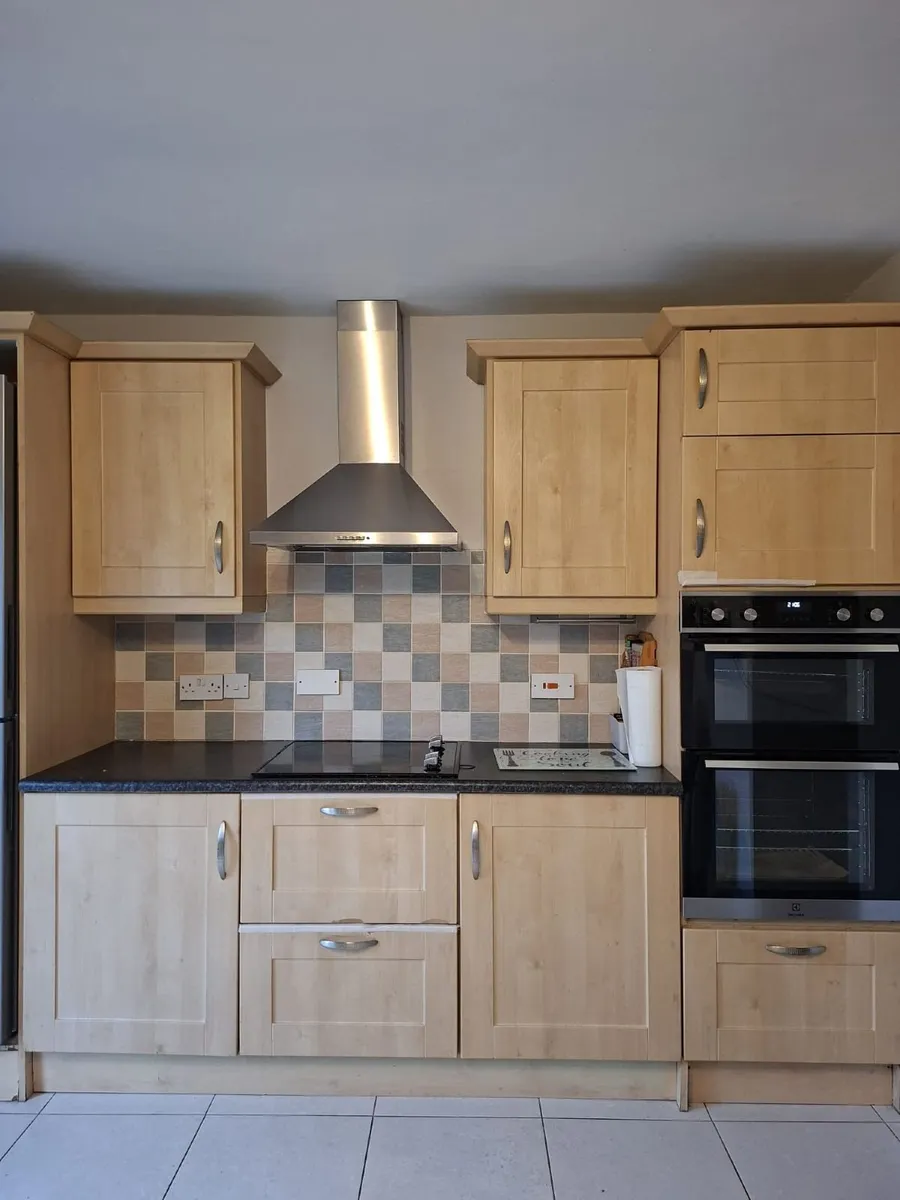 Kitchen cabinets - Image 3