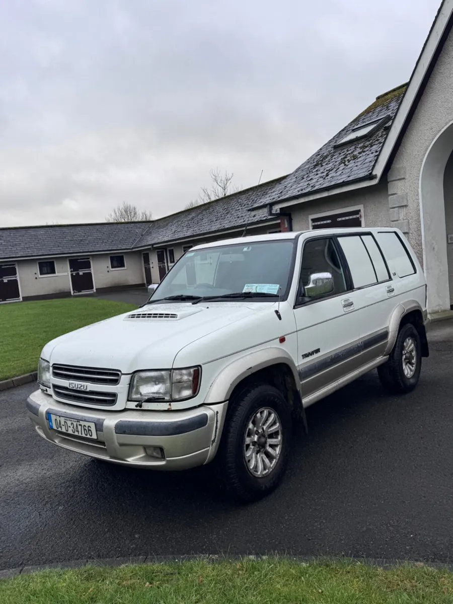 Isuzu Trooper - Image 2