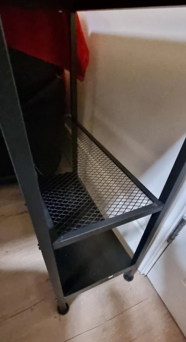 Home Office Desk in Excellent Condition - Image 2