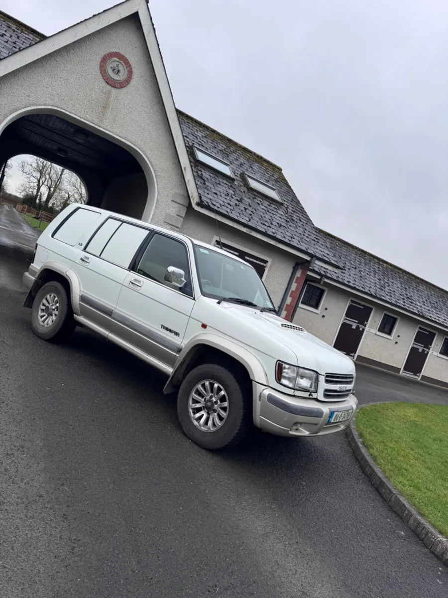 Isuzu Trooper - Image 1