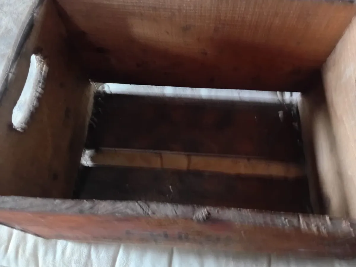 Old heavy wooden box - Image 1