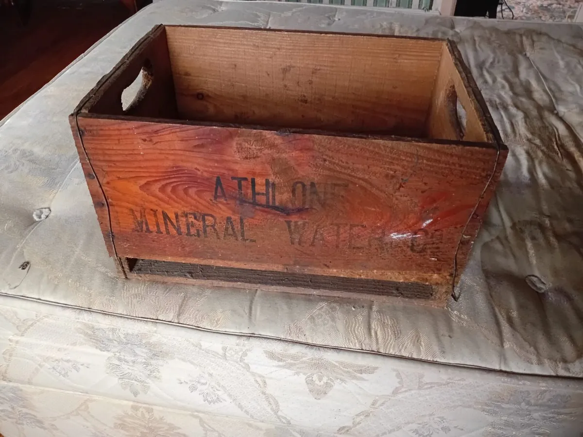 Old heavy wooden box - Image 2