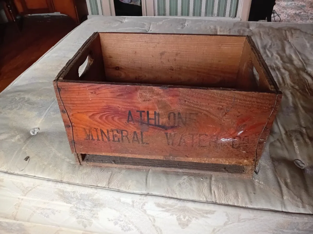 Old heavy wooden box - Image 3