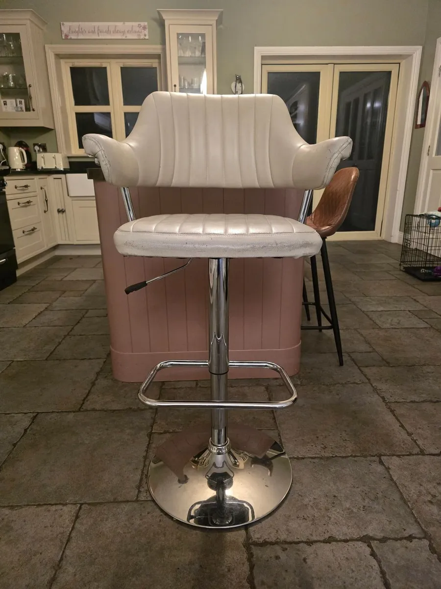 2 x Cream Hydraulic Bar Stools - FREE - Image 3