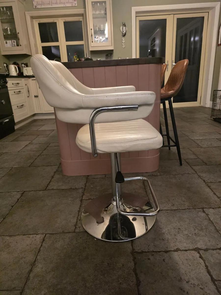 2 x Cream Hydraulic Bar Stools - FREE - Image 2