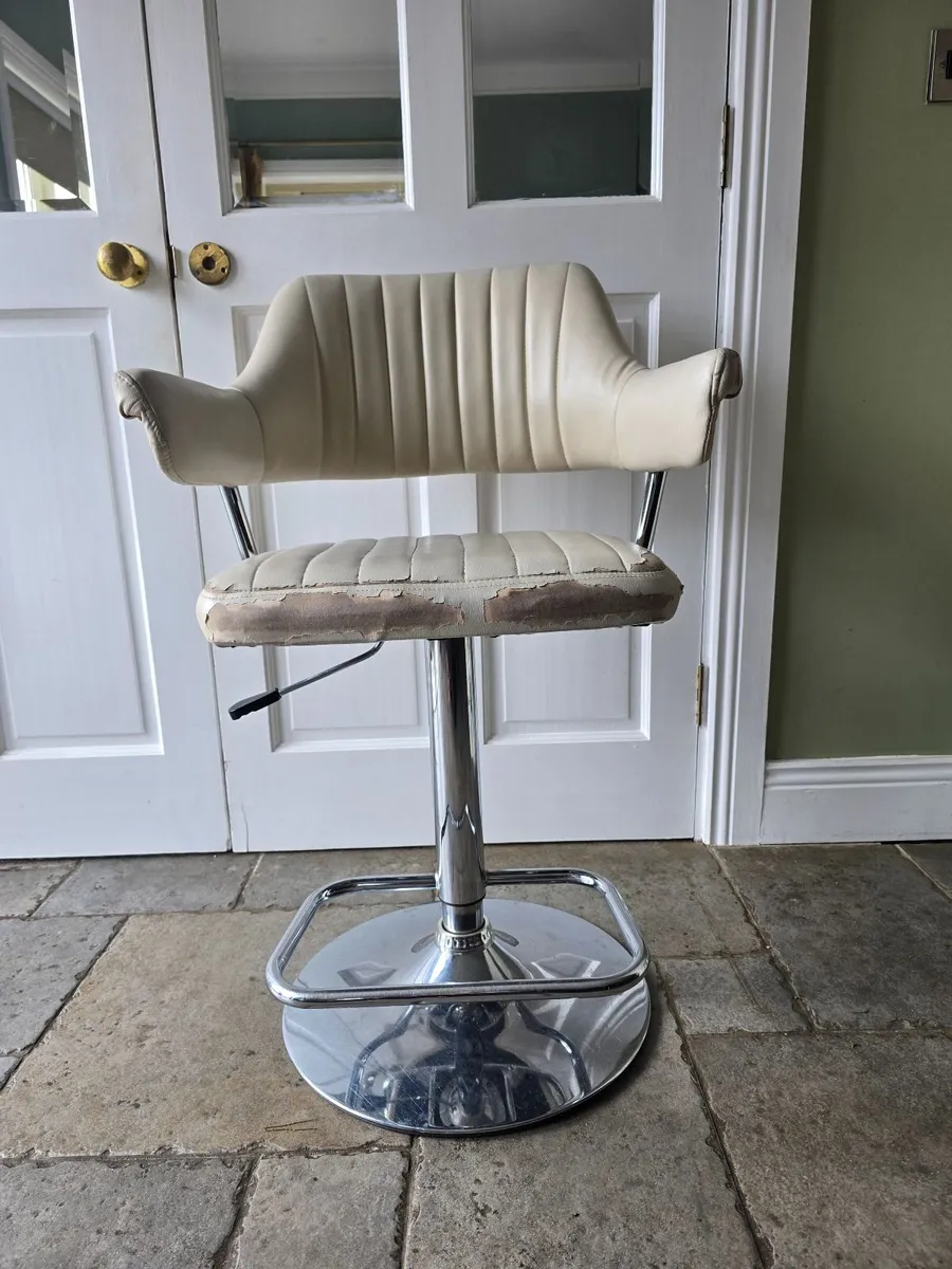 2 x Cream Hydraulic Bar Stools - FREE - Image 4