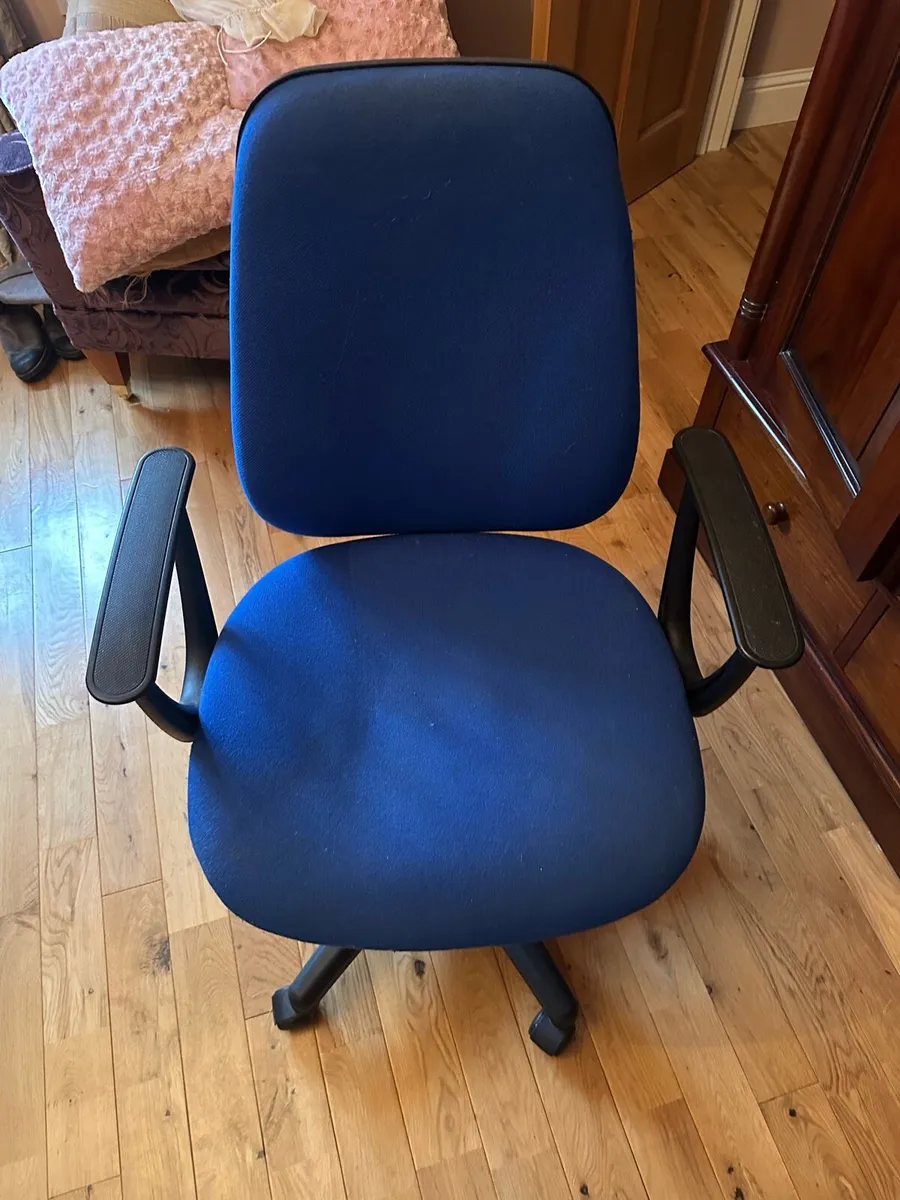 Office Chair - Image 3