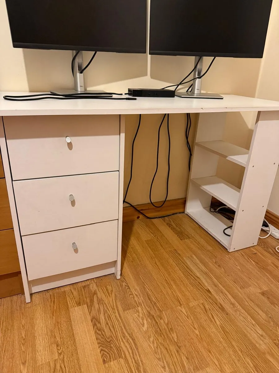 White office desk - Image 1