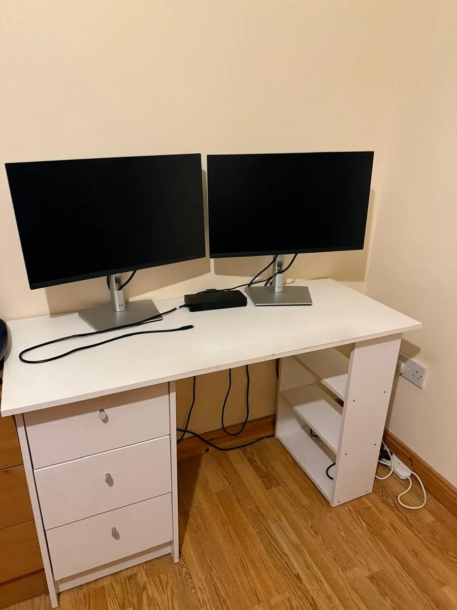 White office desk - Image 3