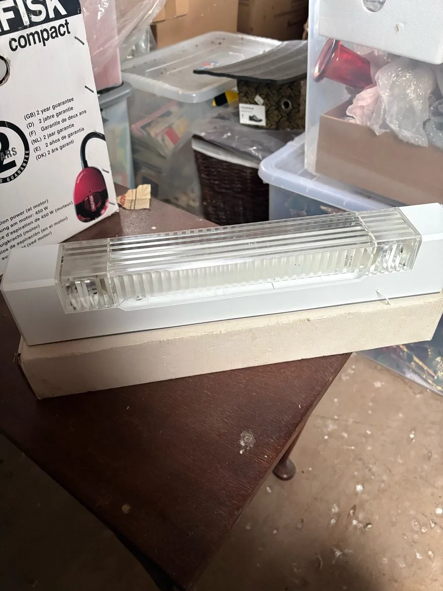 Bathroom strip light - Image 3