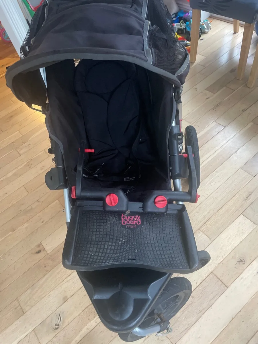 Out n about single buggy - Image 2