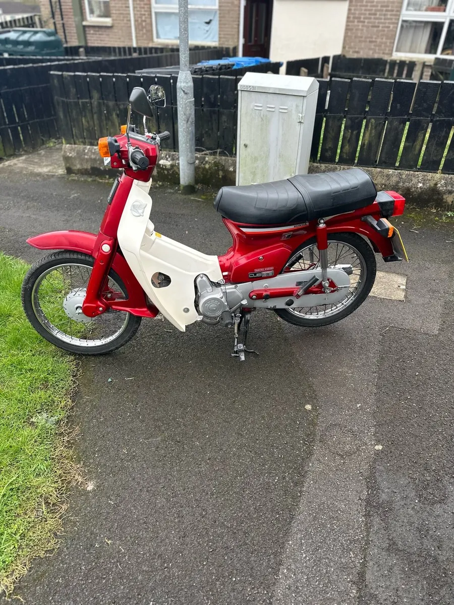 2001 Honda C90 Cub - Image 1