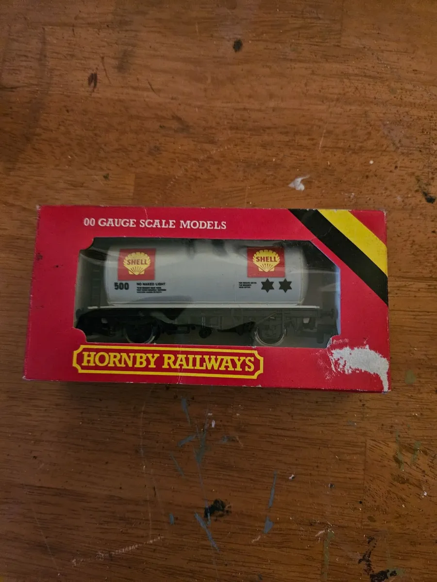 Hornby OO Gauge Shell Tanker Wagon