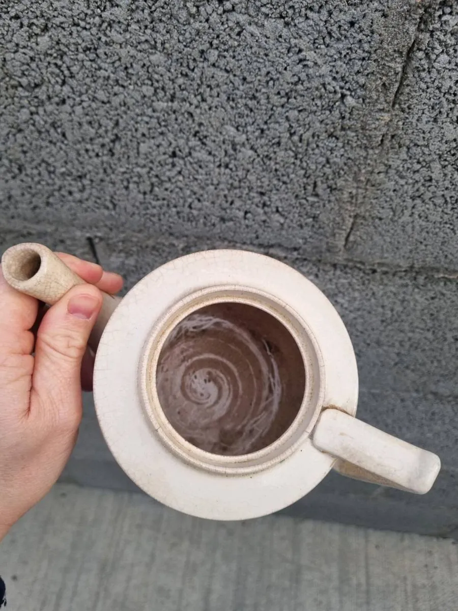 Very old Victorian tea pot in perfect condition - Image 2