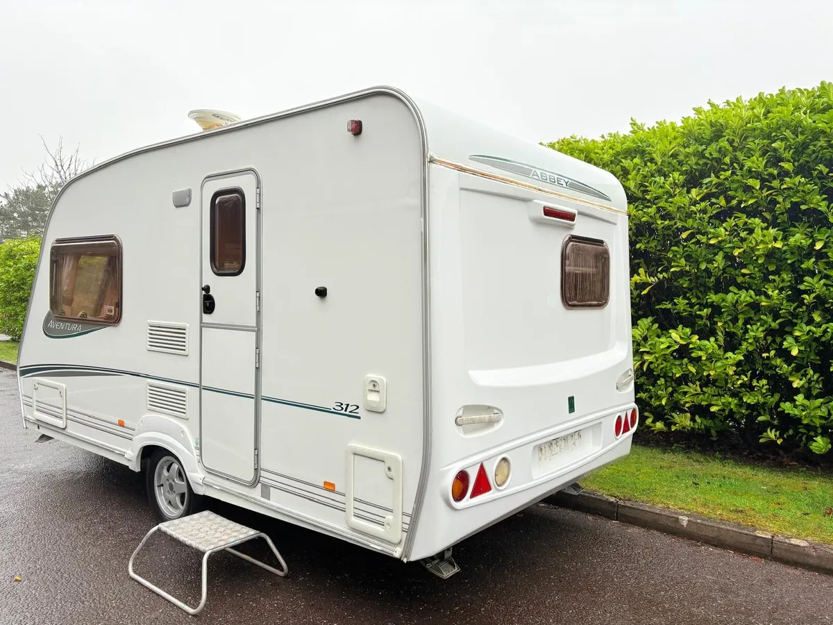 Abbey 2/3 berth light weight caravan - Image 2