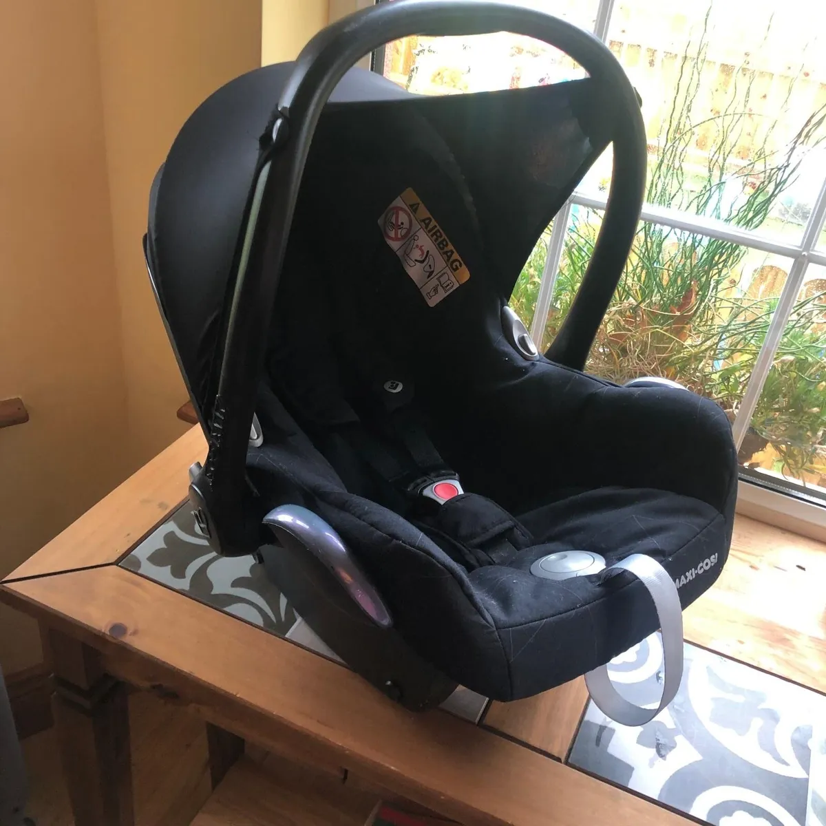 Maxi cosi car seat - Image 1