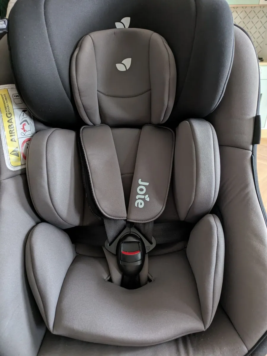 360 Joie recliner car seat - Image 4