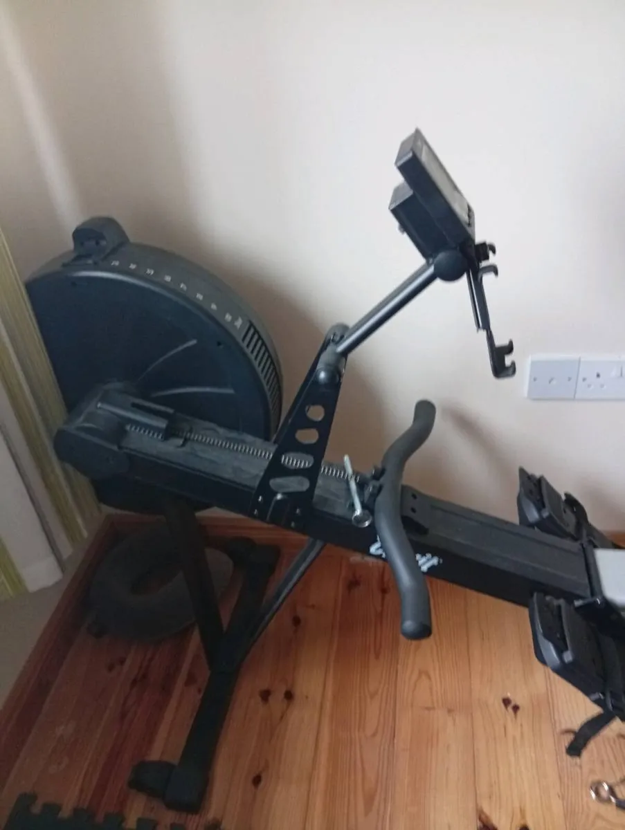 Concept style rowing machine - Image 1