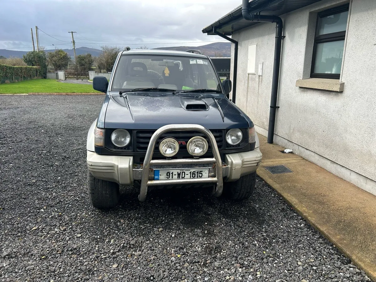 Mitsubishi Pajero - Image 2