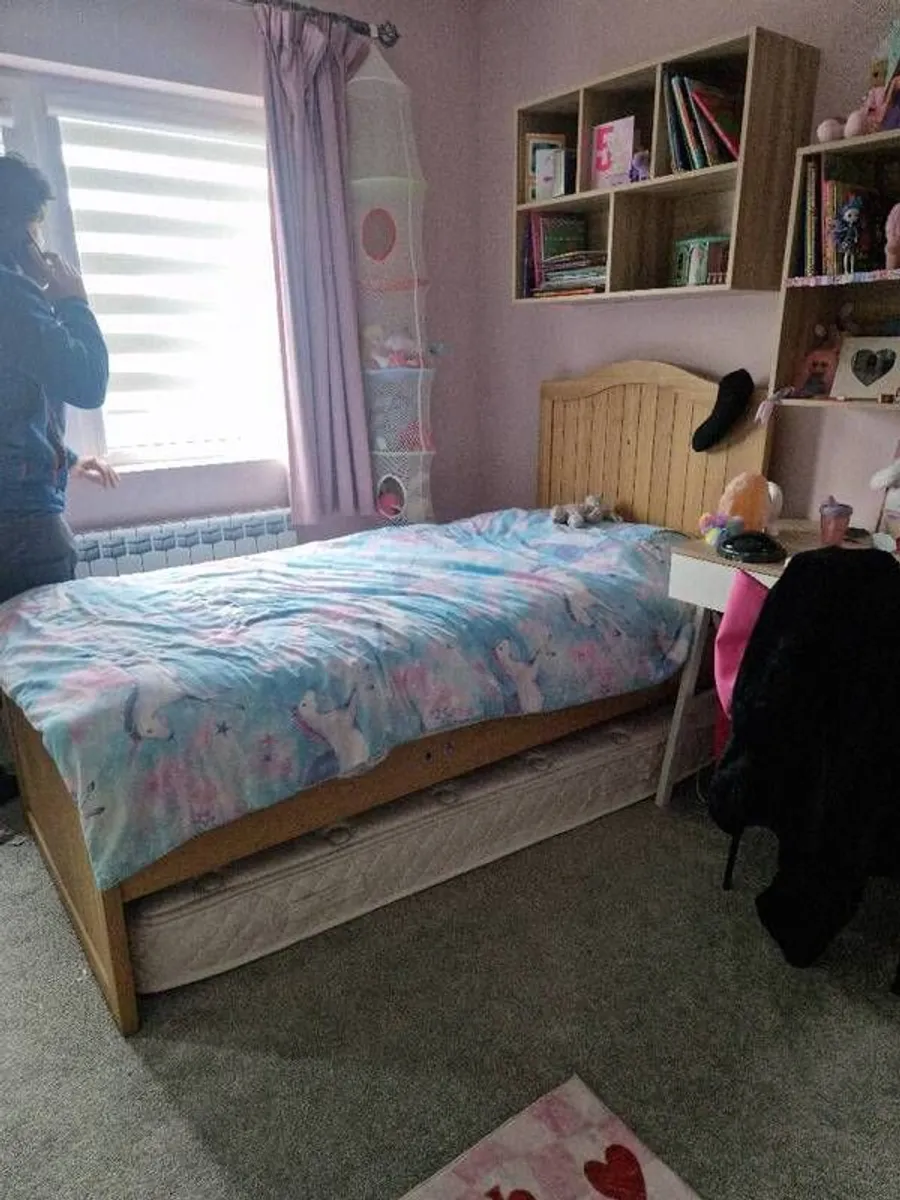 2 matching solid oak beds