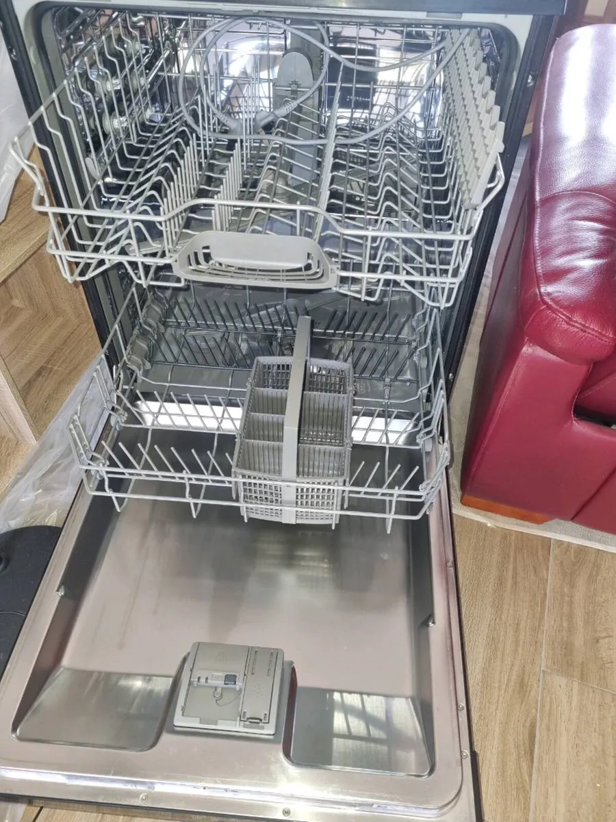 Dishwasher - Image 2