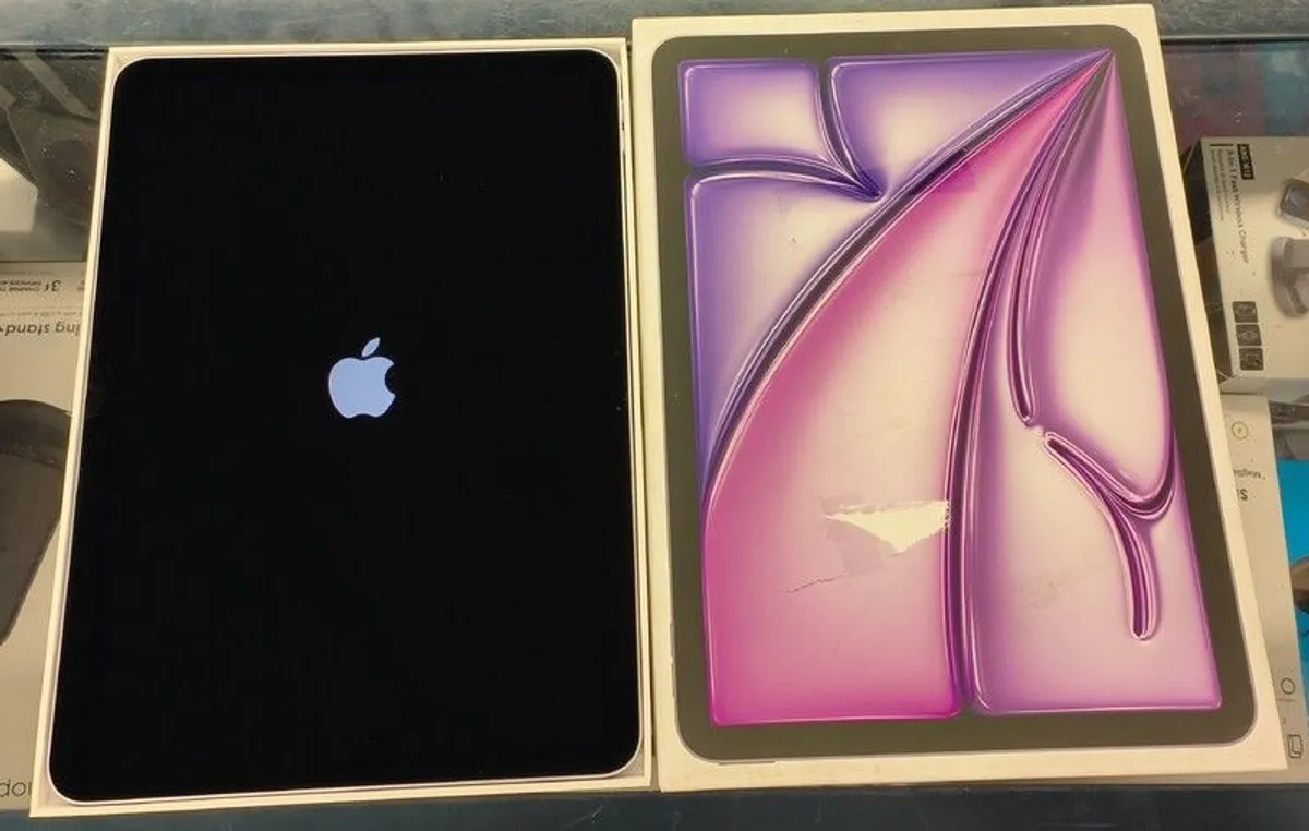 Apple iPad Air 11" M2 128GB Wi-Fi |Little Use | 100% Battery | 2 Cycle - Image 4