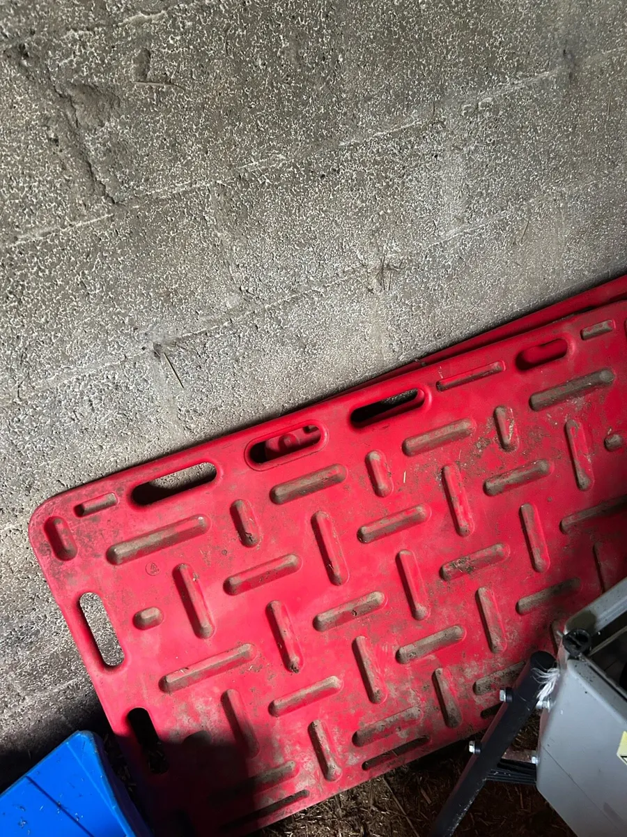 Turkey shackles  , slaughtering gear - Image 4