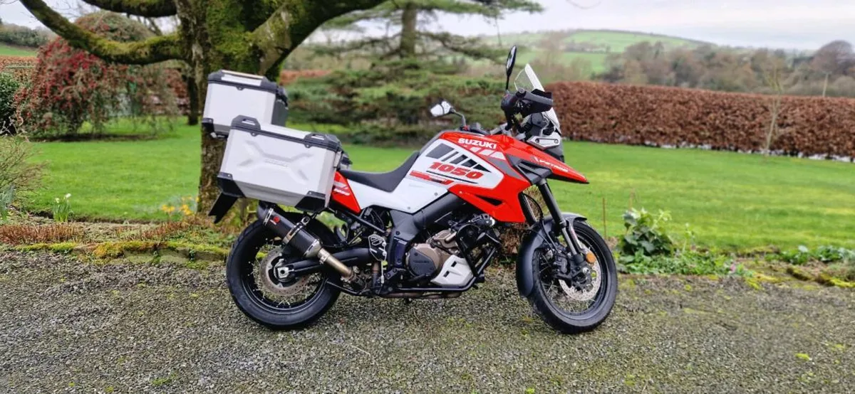 Suzuki  v strom 1050 xt low mileage - Image 4