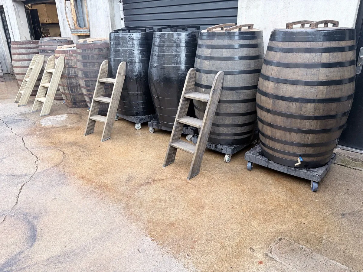 Plunge baths, ice baths and whiskey barrel - Image 1