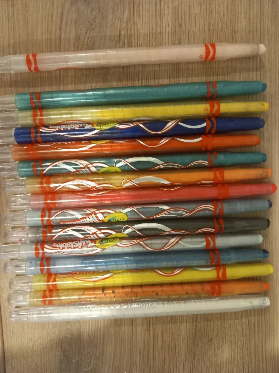 Crayons, colours, twistables - Image 2