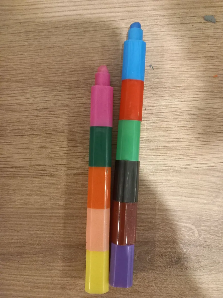 Crayons, colours, twistables - Image 4