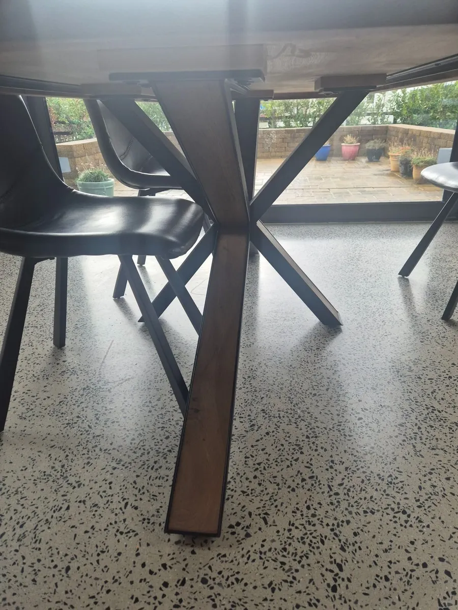 Table and 6 chairs - Image 2