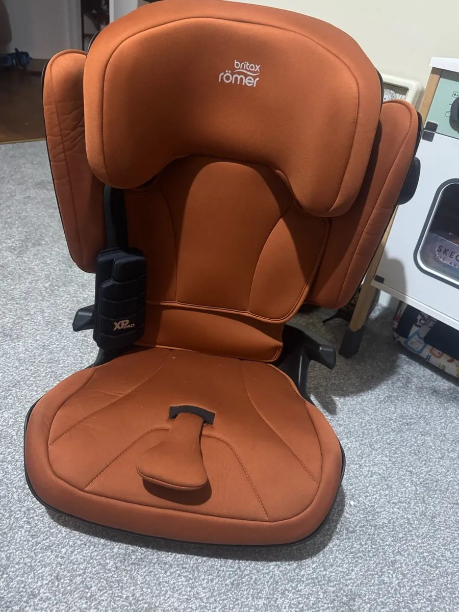 Car seat - Image 1