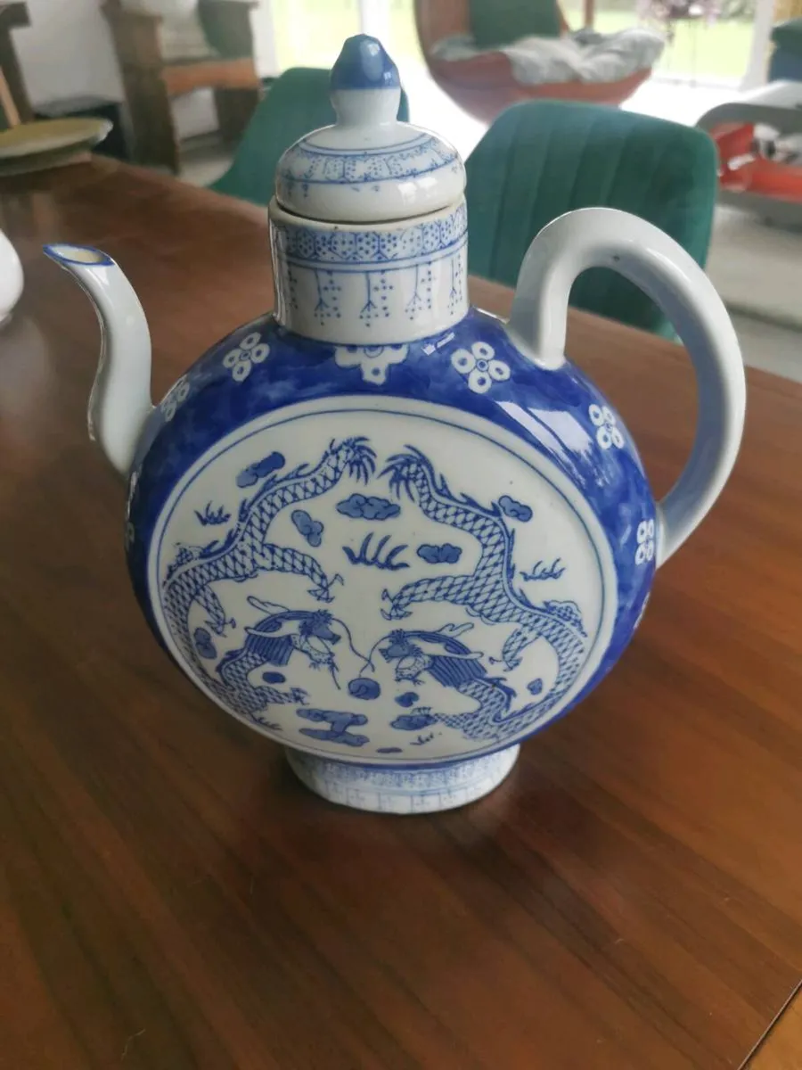 Chinese Quinlong Porcelain Teapot - Image 2