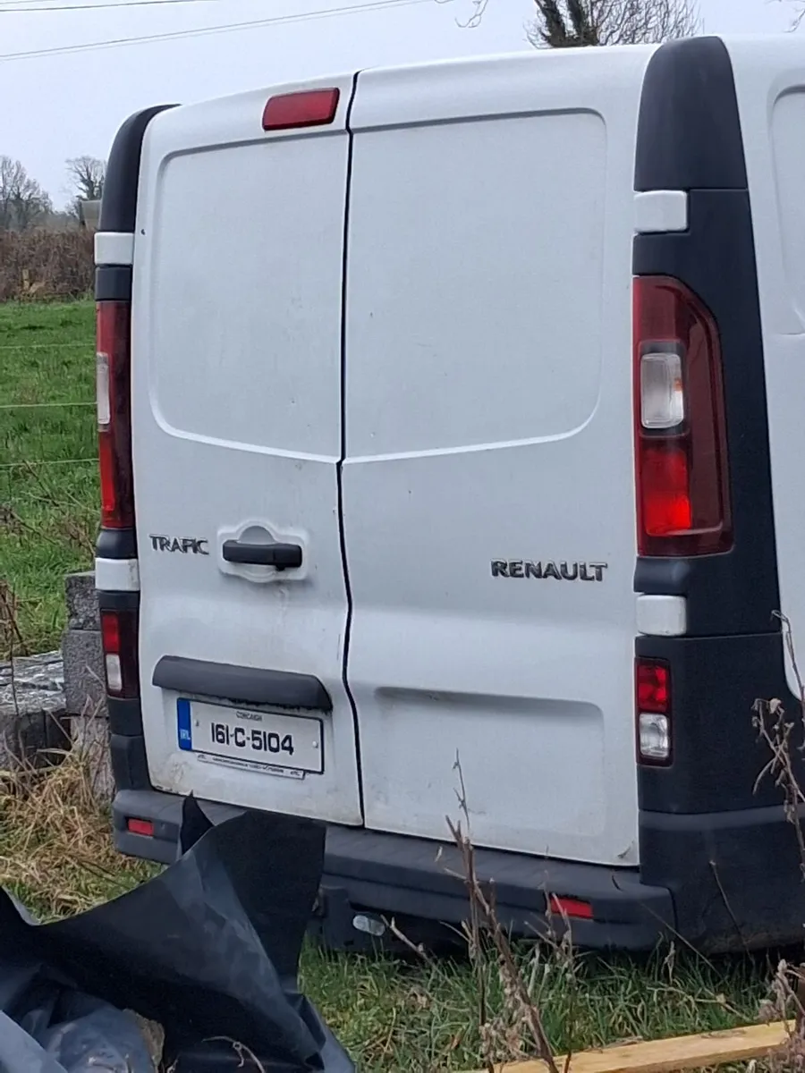 Renault Trafic 2016 - Image 2