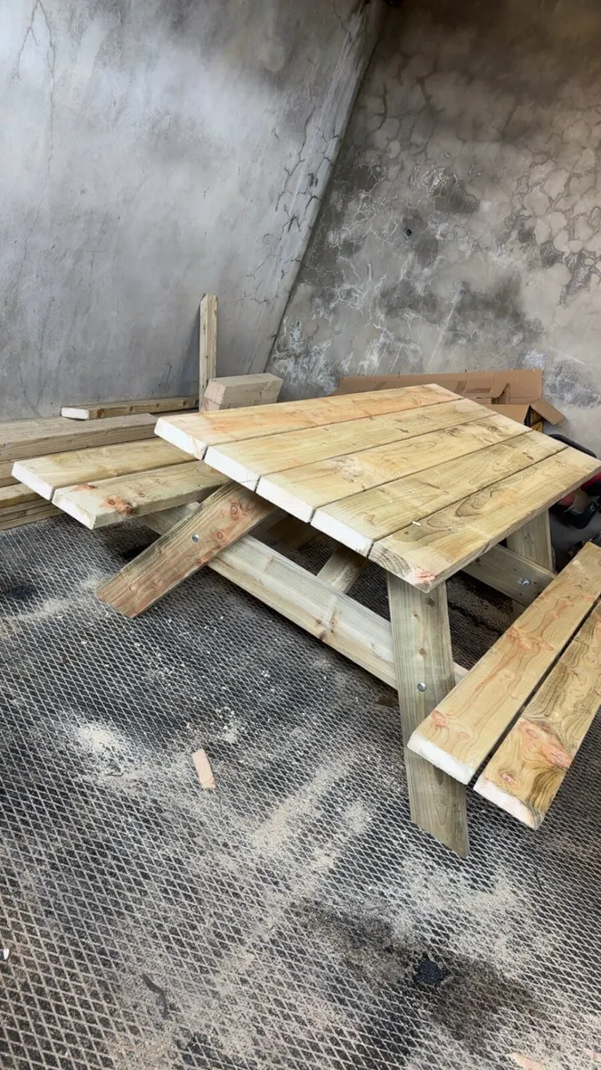Picnic bench - Image 2